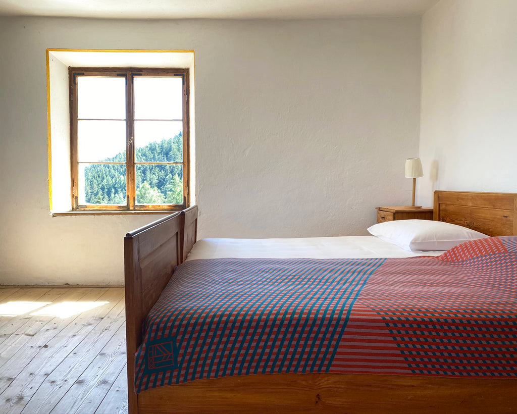 Swing blanket - Hotel Briol bedroom 3